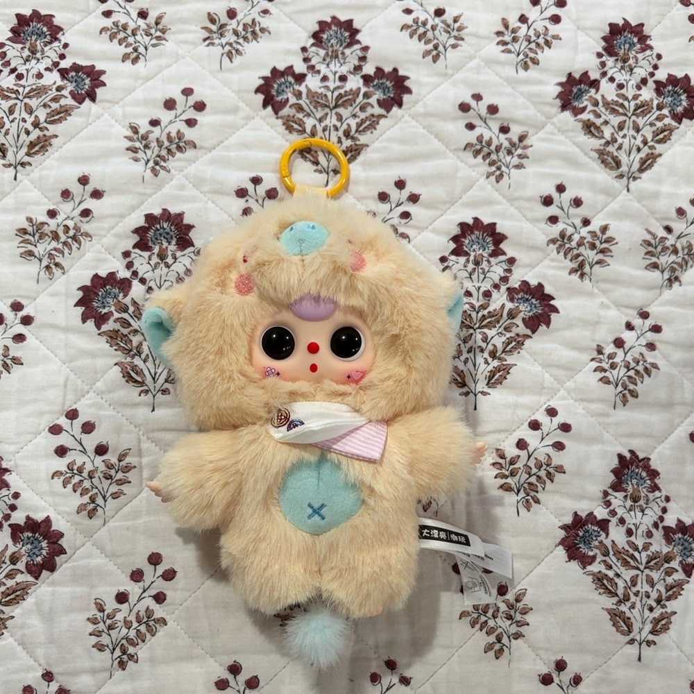Pop mart keychain